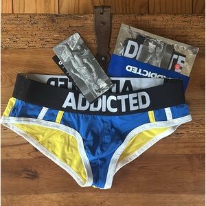 2 Pair Men’s NEW Medium ADDICTED Briefs